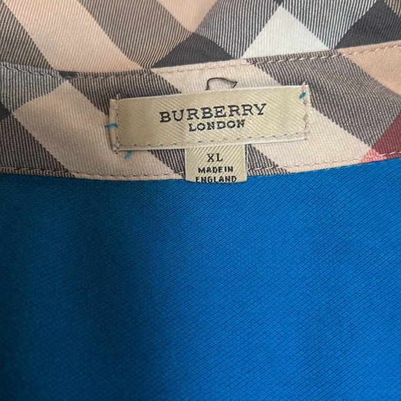 Selling my Burberry top - Picture 3 of 4